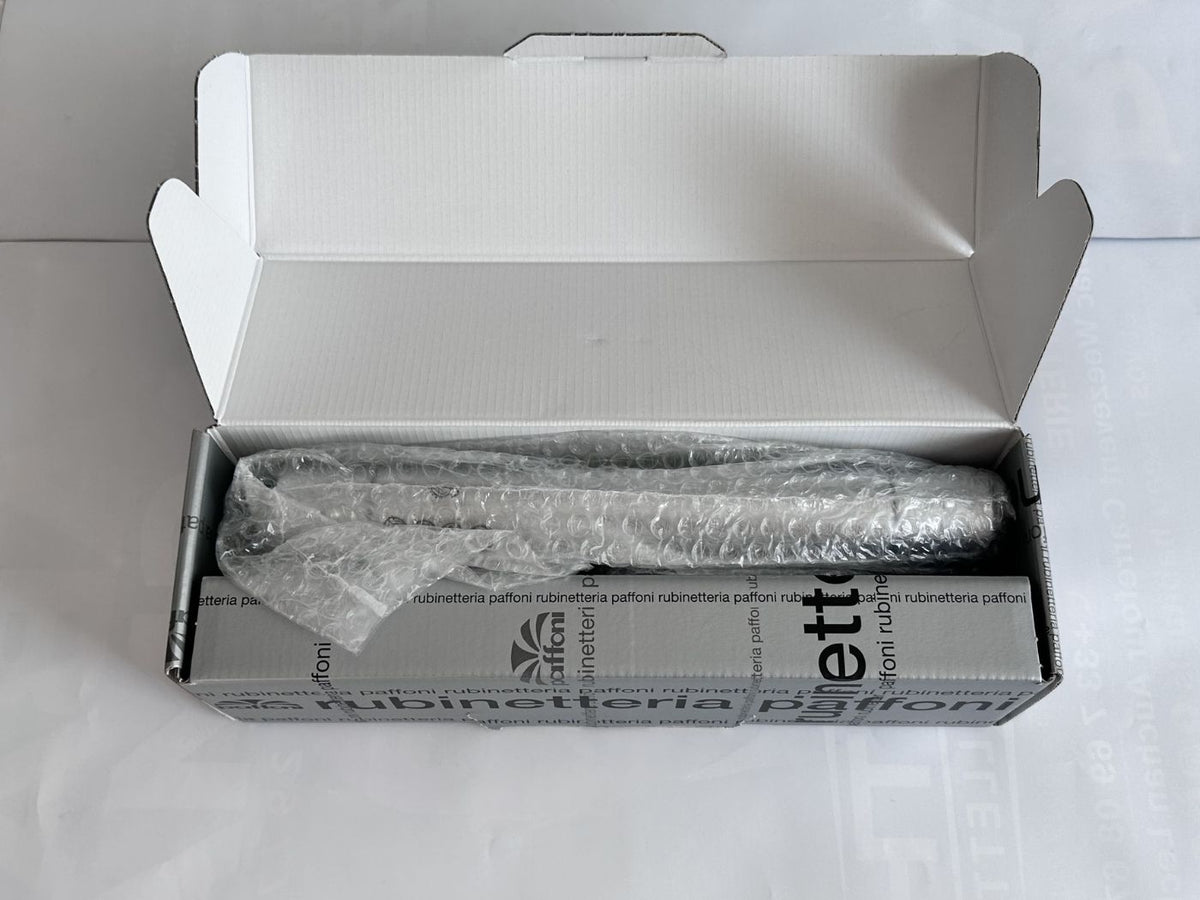 Vue réelle du mitigeur thermostatique Paffoni Light LIQ168 chromé dans sa boîte