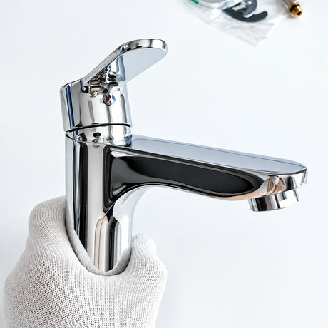 Vue 3/4 réelle du mitigeur lavabo Paffoni BLU071 chromé