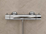 Mitigeur thermostatique de douche Paffoni Light LIQ168 chromé installé dans une salle de bain